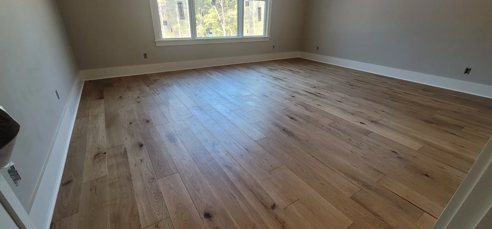 European White Oak Wide-Plank Engineered Timber (Master Suite)